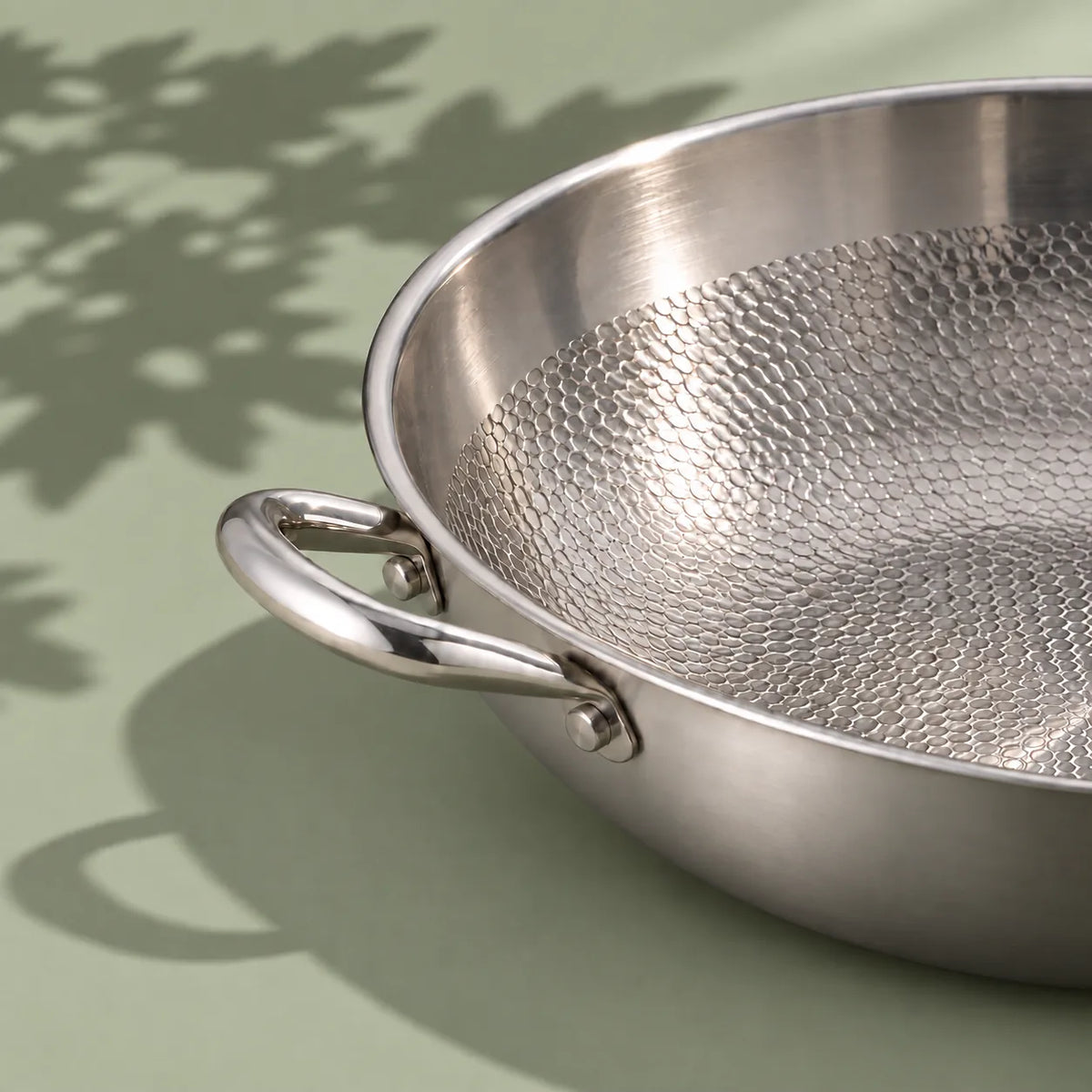 Wok en titane martelé - 34 cm