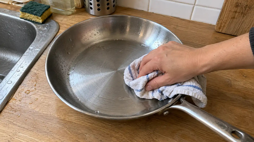 Comment entretenir une poêle ?