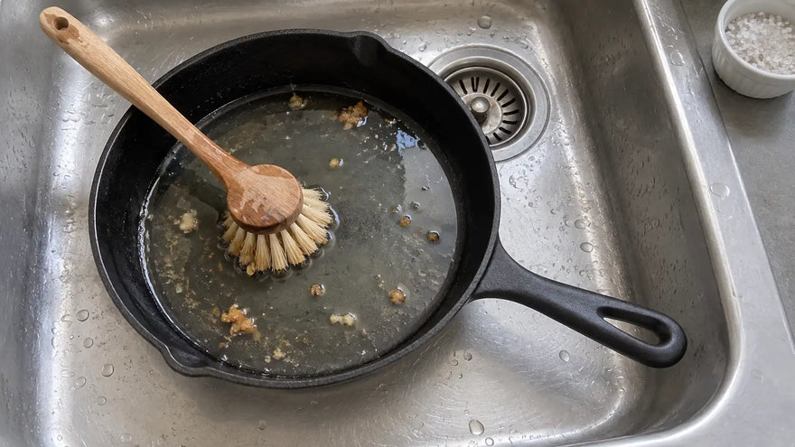 Comment nettoyer et entretenir une poêle en fonte ?