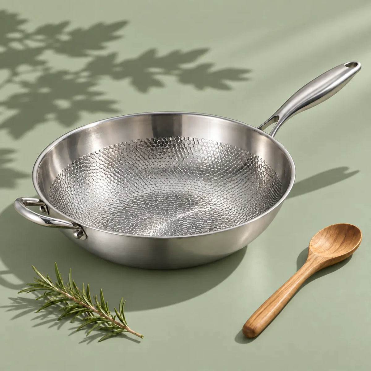 Wok en titane martelé - 34 cm
