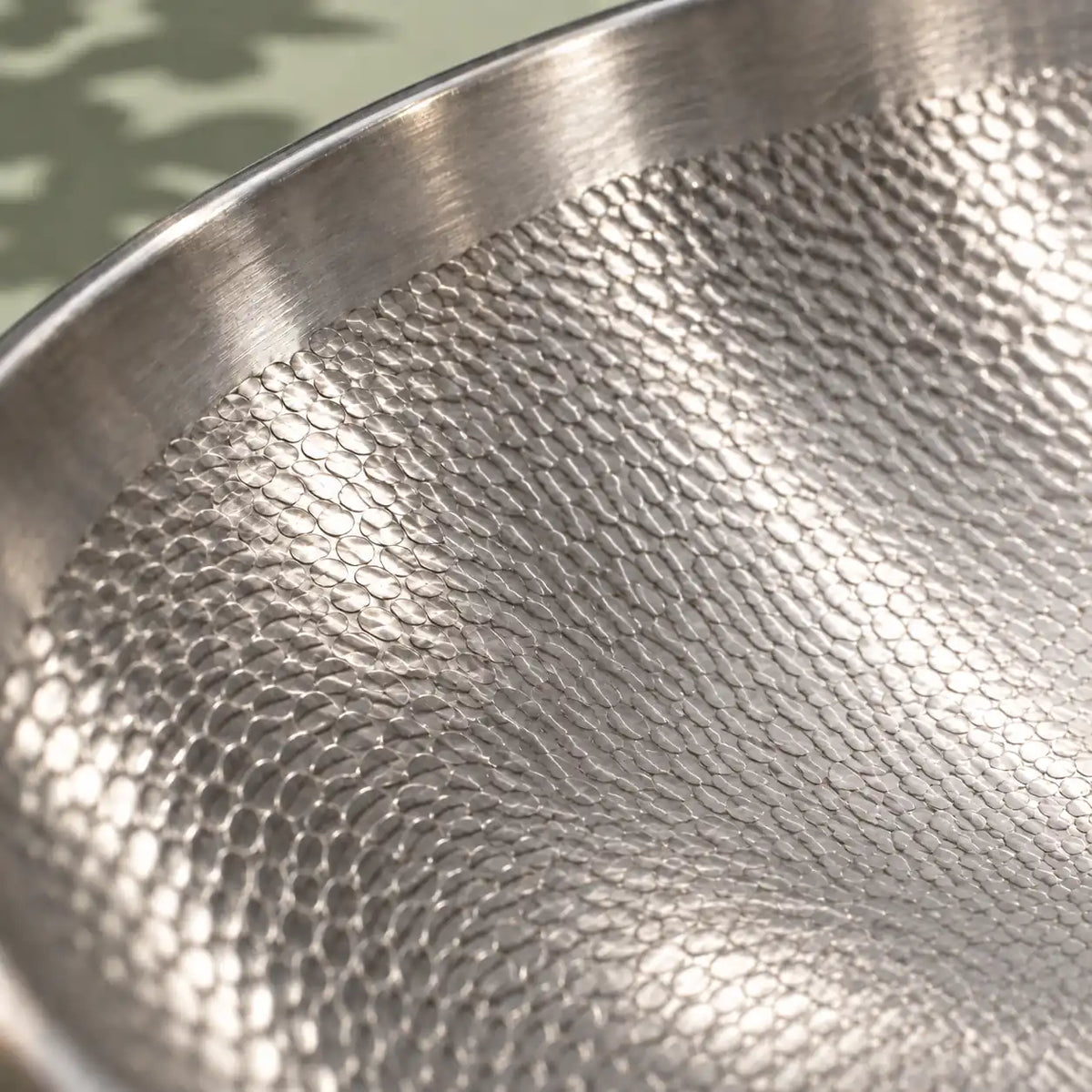 Wok en titane martelé - 34 cm