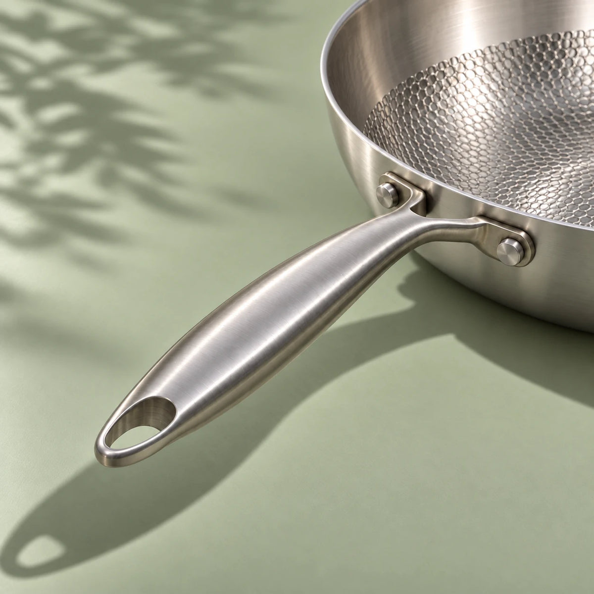 Wok en titane martelé - 34 cm