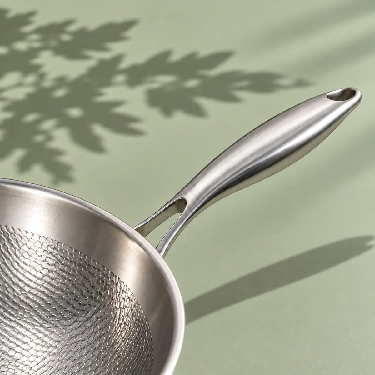 Wok en titane martelé - 34 cm