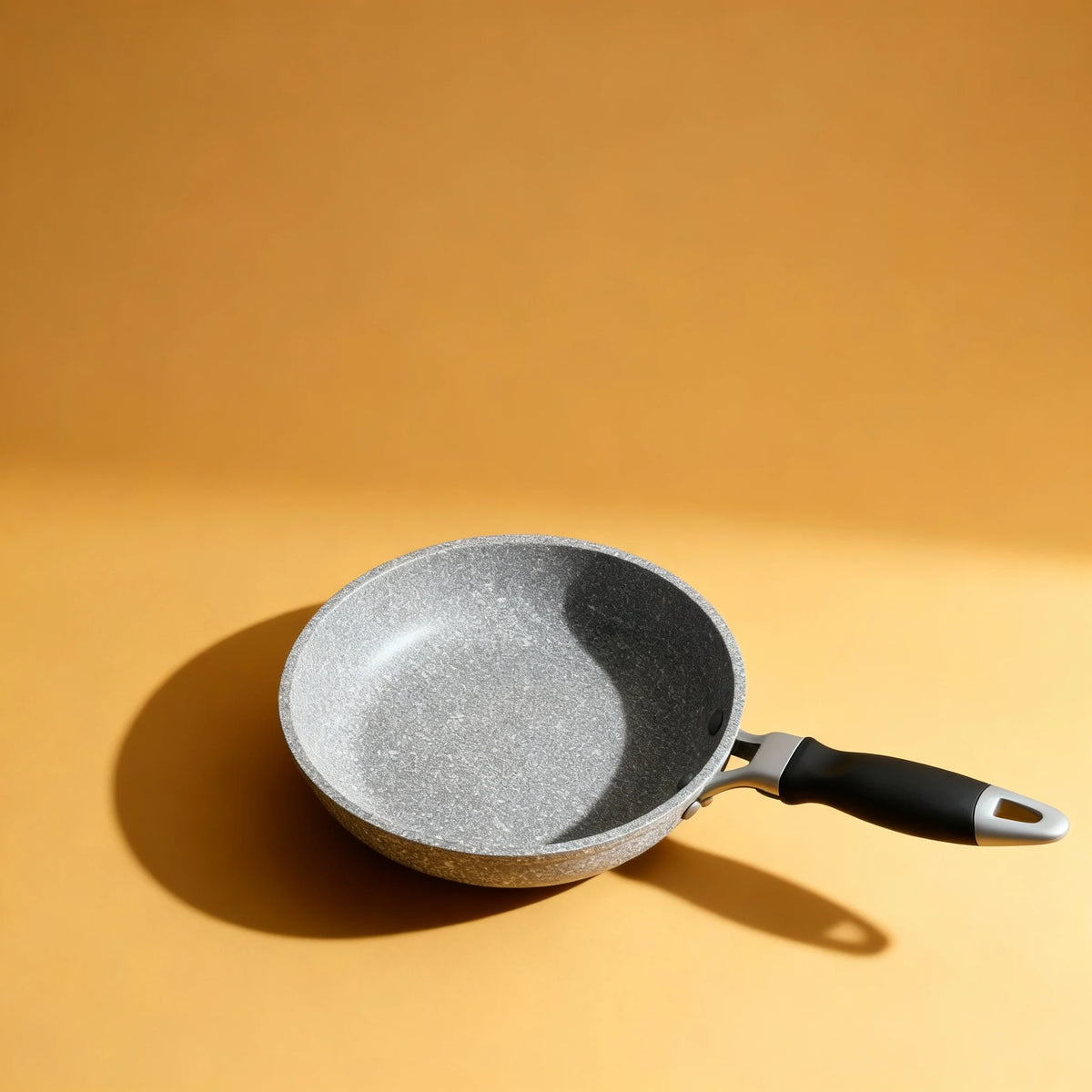 Poêle en pierre Maifan 20 cm antiadhésive vue générale. Format essentiel pour la cuisine quotidienne.
